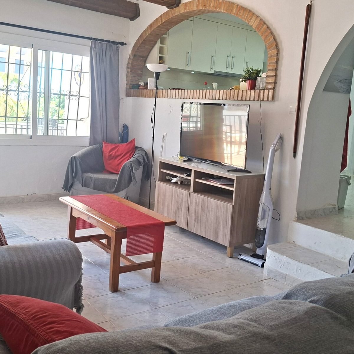 sitting roomto kitchenjpg